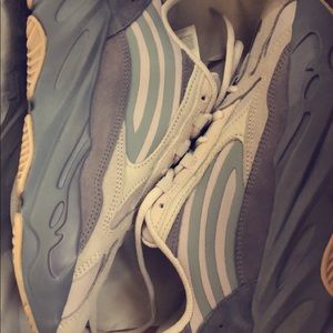 Yeezy boost 700 v2 tephra